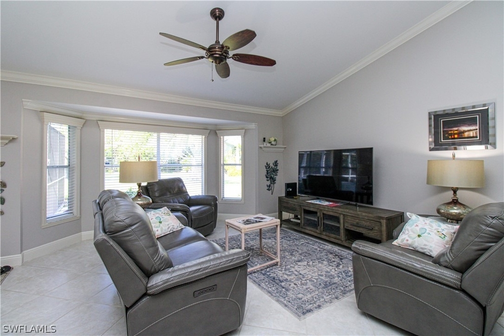 333 Wentworth Court - Photo 14
