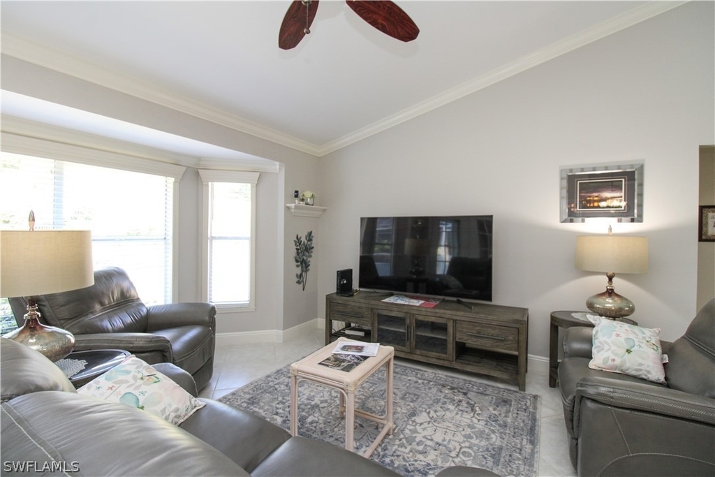 333 Wentworth Court - Photo 15