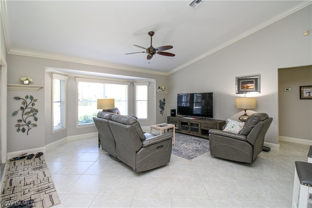 333 Wentworth Court - Photo 16