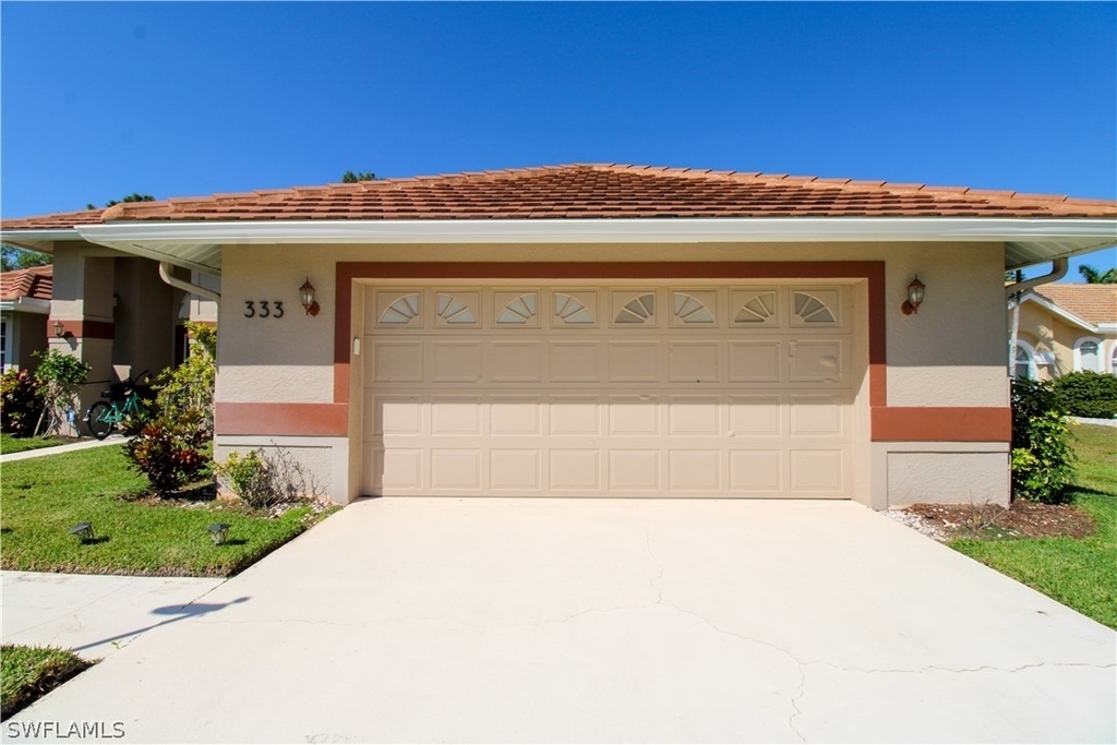 333 Wentworth Court - Photo 3