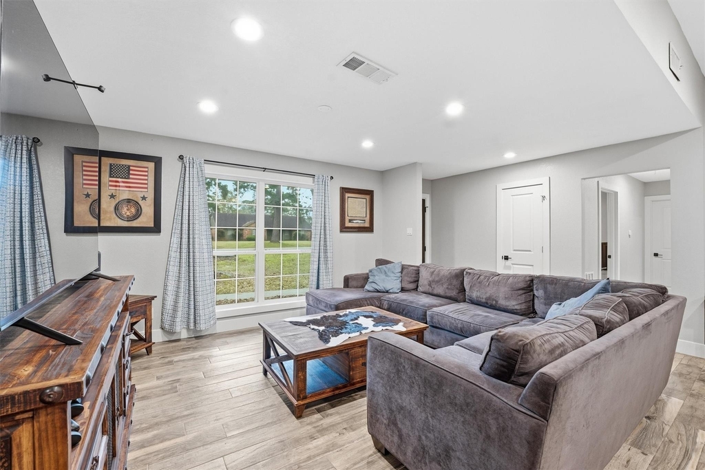 431 Dover Lane - Photo 3