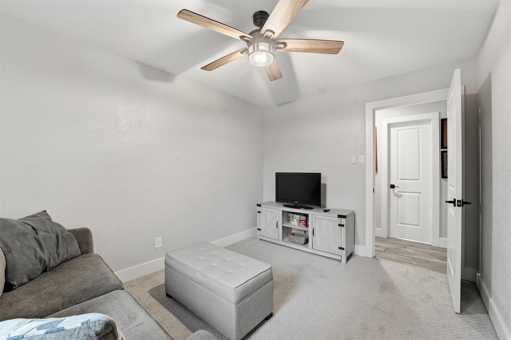 431 Dover Lane - Photo 8