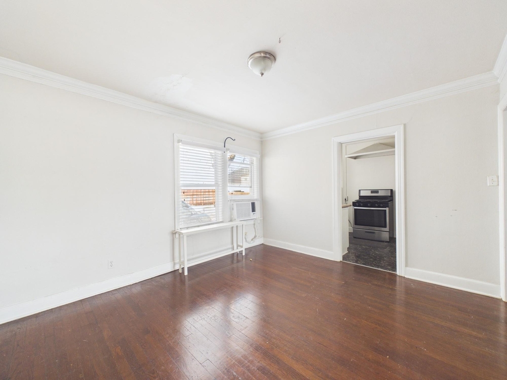 1920 Richmond Avenue - Photo 13