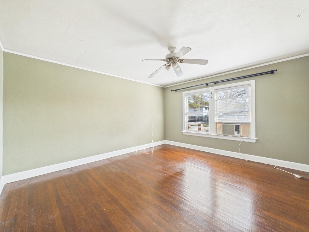 1920 Richmond Avenue - Photo 9