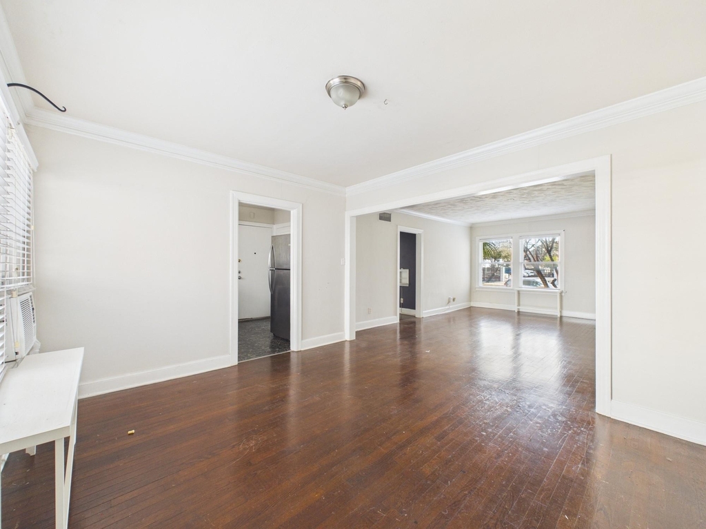 1920 Richmond Avenue - Photo 1