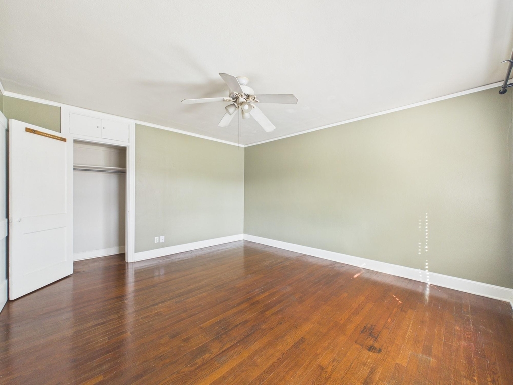 1920 Richmond Avenue - Photo 11