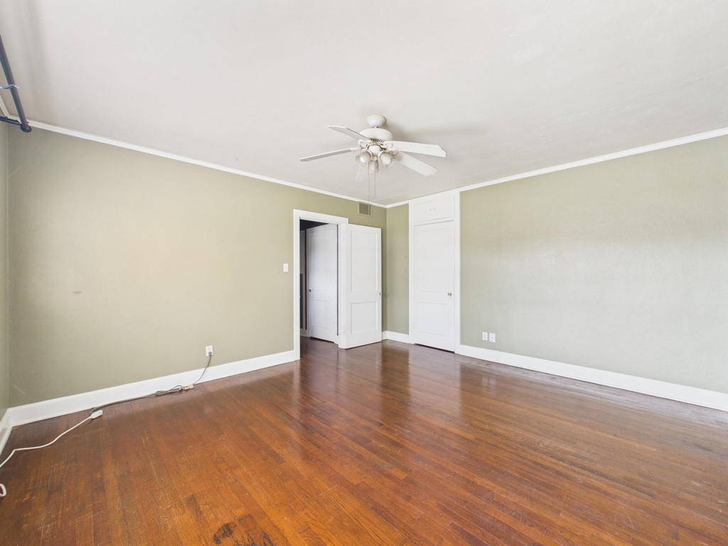 1920 Richmond Avenue - Photo 10