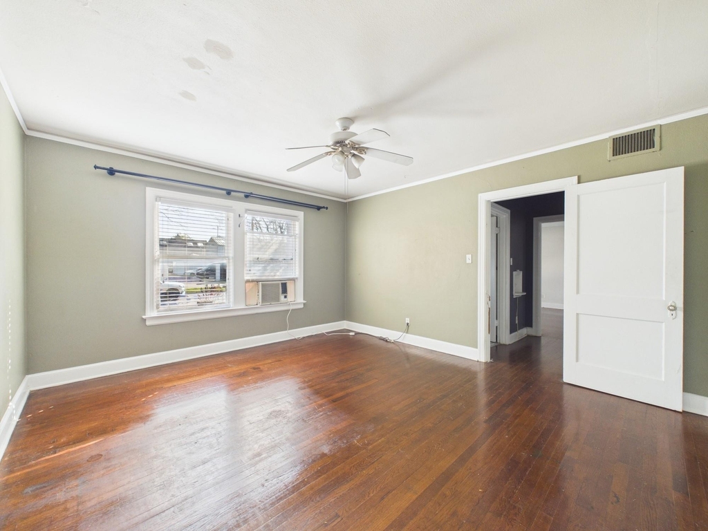 1920 Richmond Avenue - Photo 8