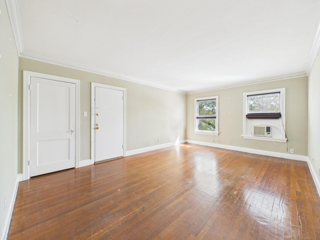 1920 Richmond Avenue - Photo 1