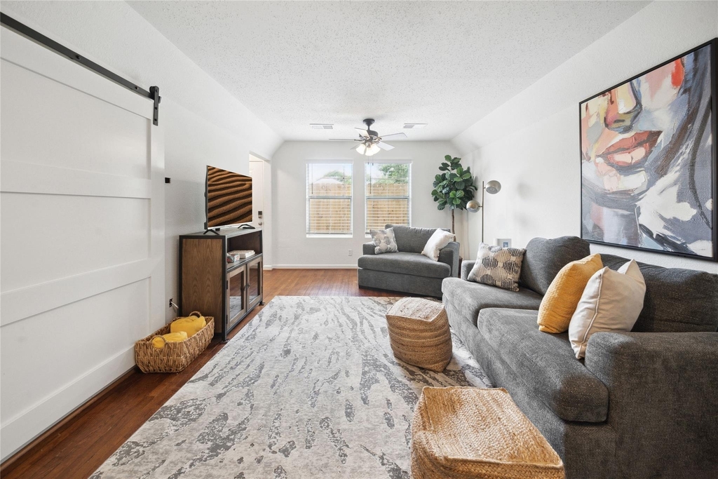 1105 Tulane Street - Photo 2