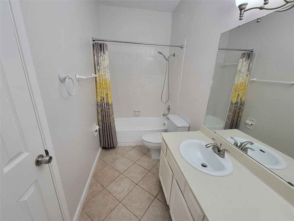 2025 Augusta Drive - Photo 17