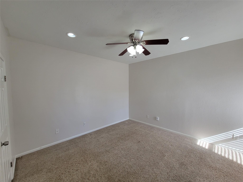 2025 Augusta Drive - Photo 21