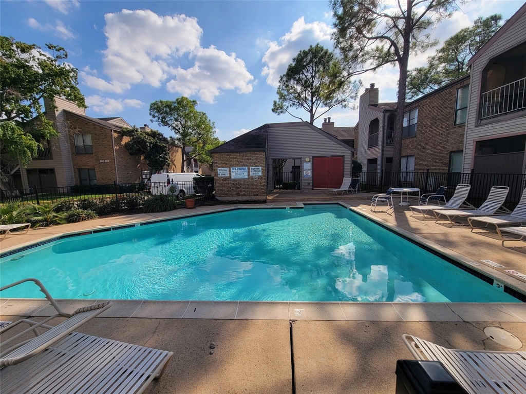 2025 Augusta Drive - Photo 31