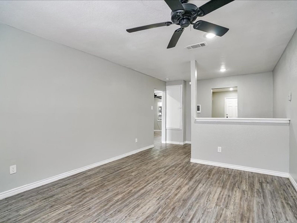 5117 Lavender St - Photo 2