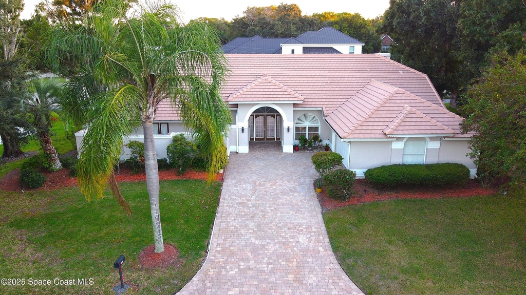 101 Island Grove Drive - Photo 0