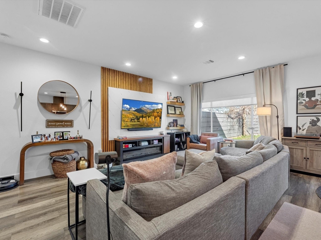 2222 Wavell Street - Photo 4