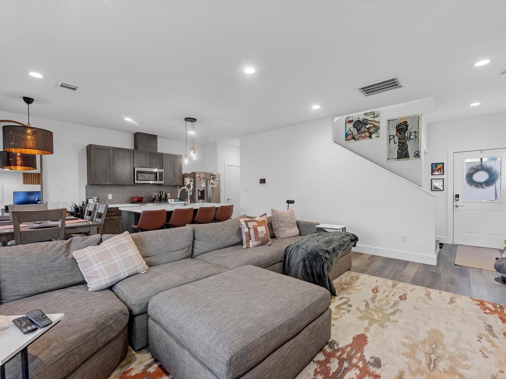 2222 Wavell Street - Photo 3