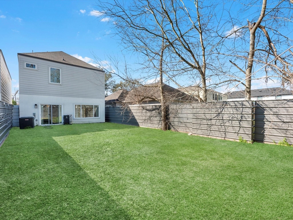 2222 Wavell Street - Photo 23