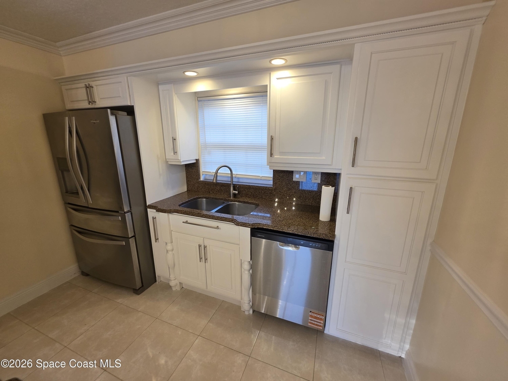 189 Cambridge Lane - Photo 4