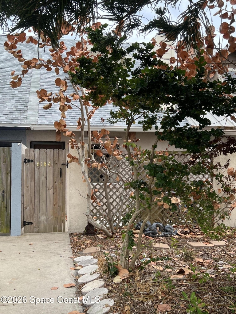 8154 Ridgewood Avenue - Photo 0