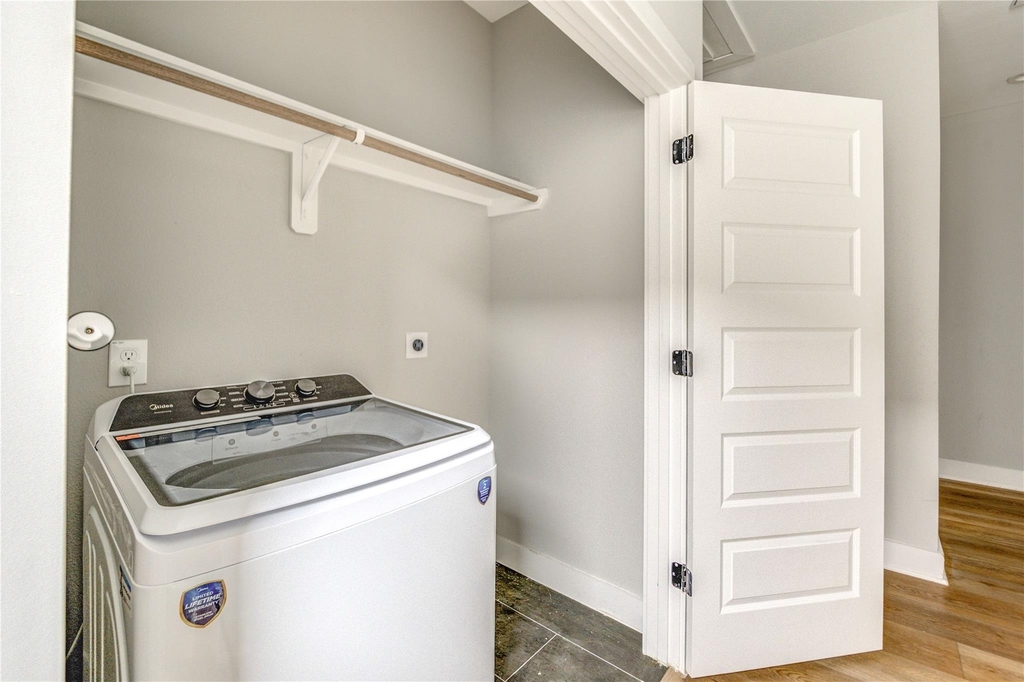 4220 Mckinley Street - Photo 25