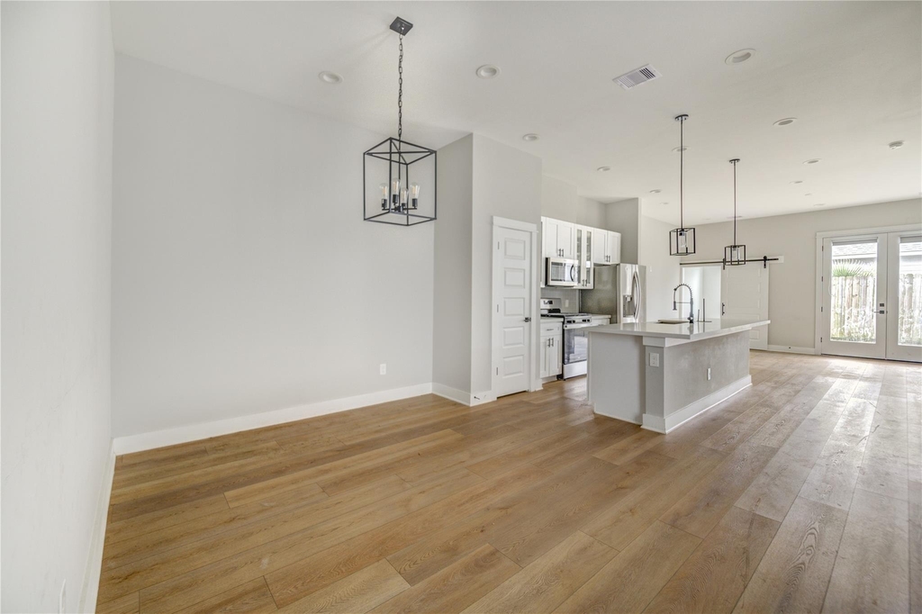 4220 Mckinley Street - Photo 9