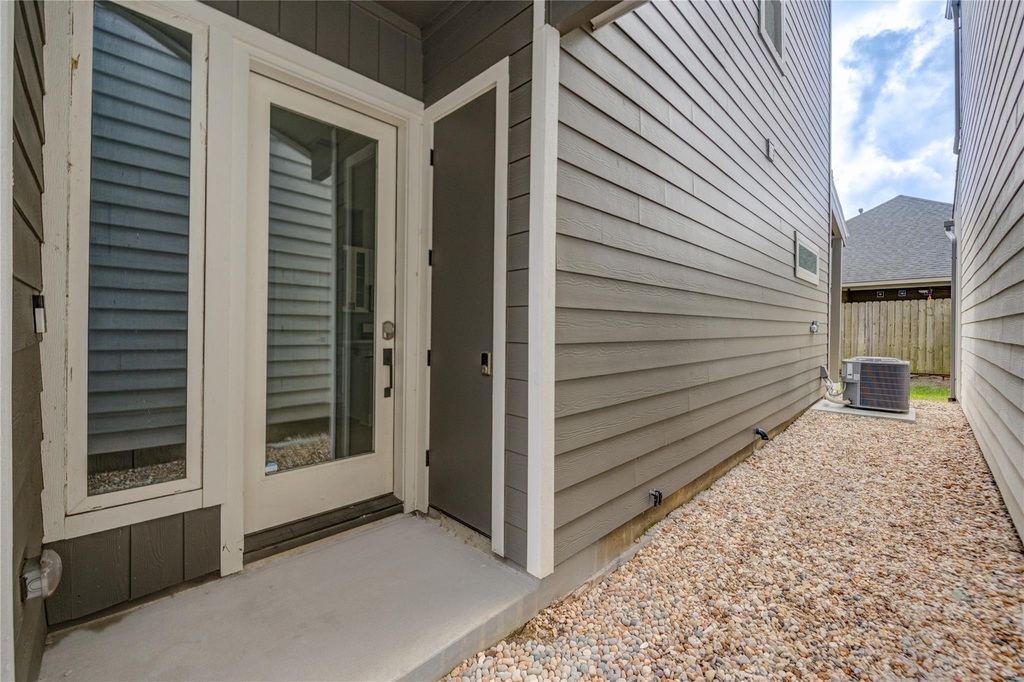 4220 Mckinley Street - Photo 5