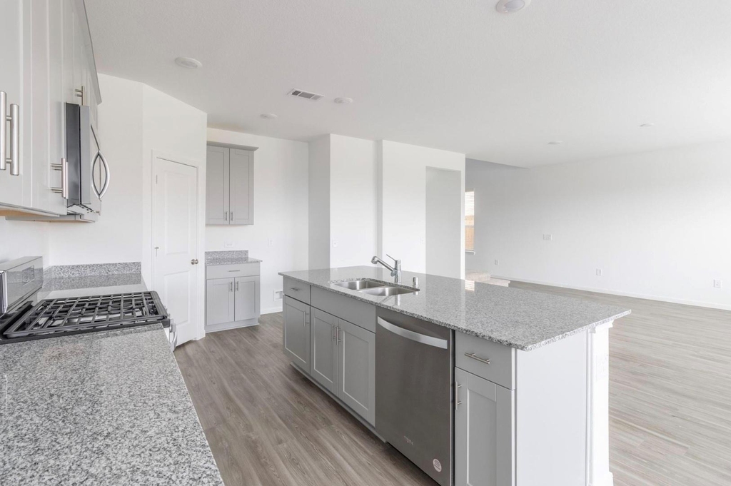 1052 Greenshank Drive - Photo 2
