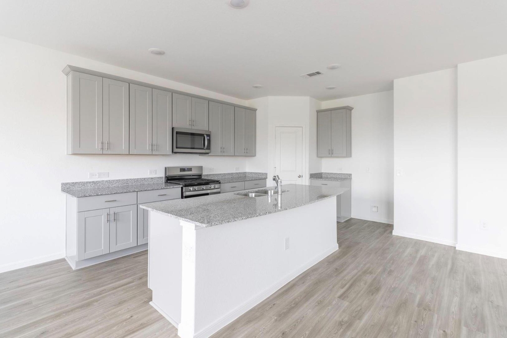 1052 Greenshank Drive - Photo 3