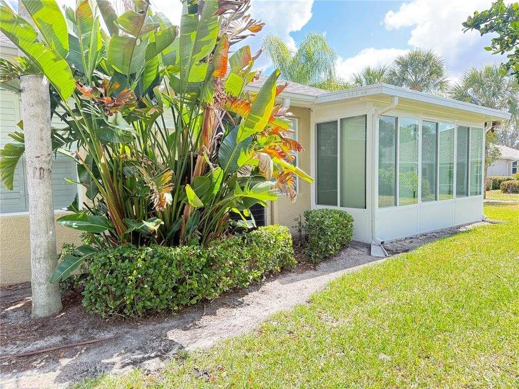 2052 Inverness Greens Drive - Photo 4