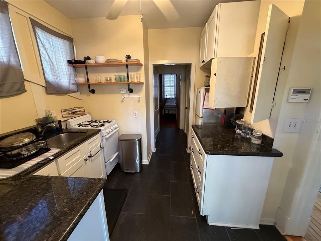 824 E University Avenue - Photo 2
