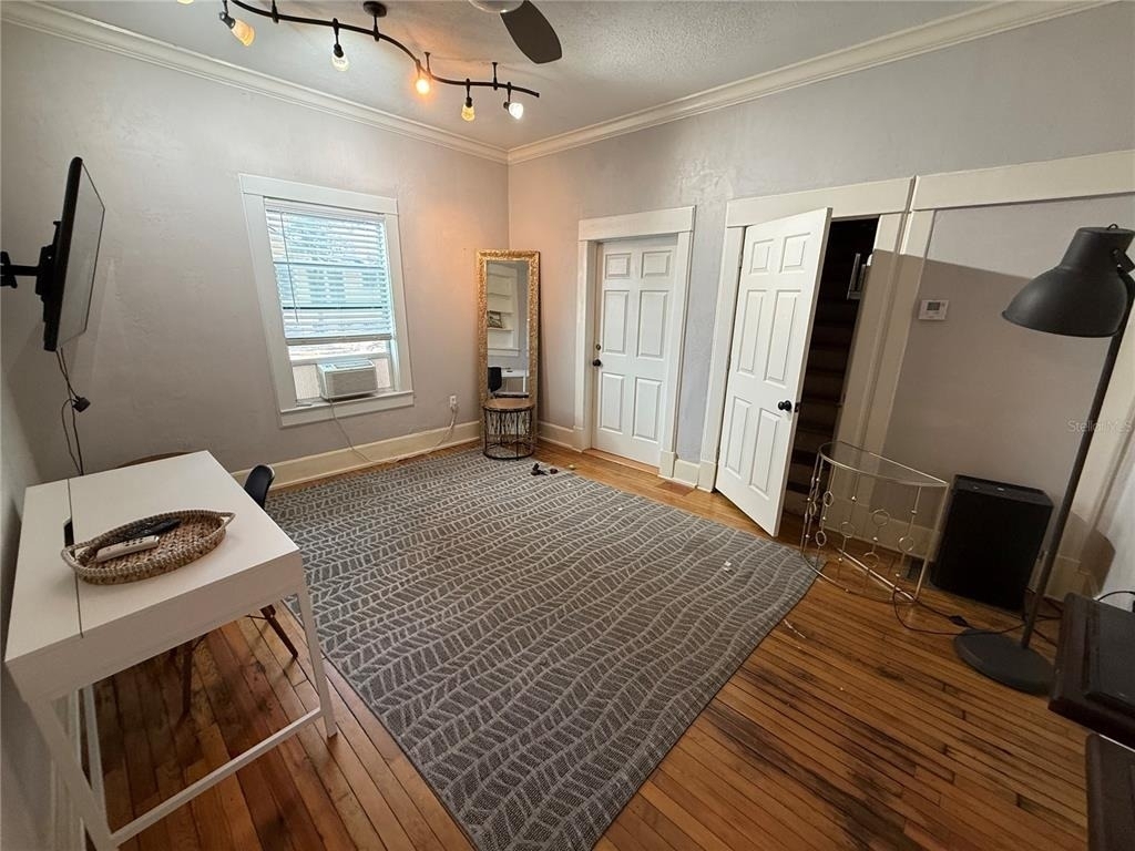 824 E University Avenue - Photo 3