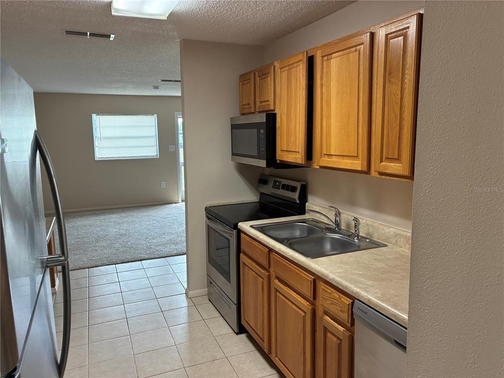 198 Oak Street - Photo 0