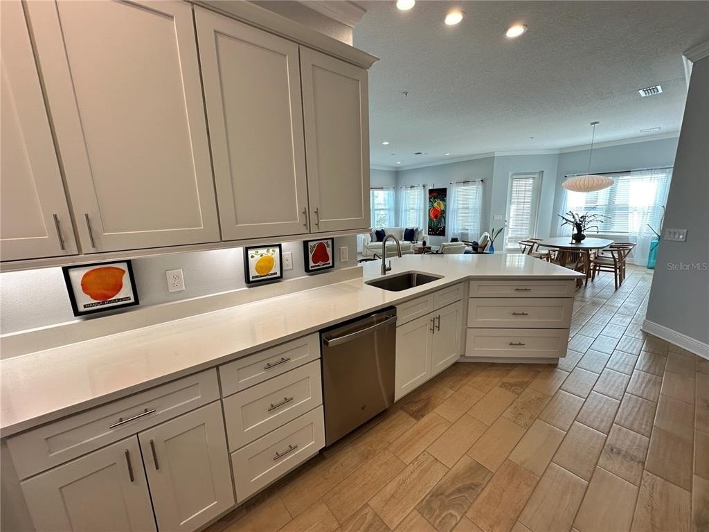 3426 W 79 Street W - Photo 6