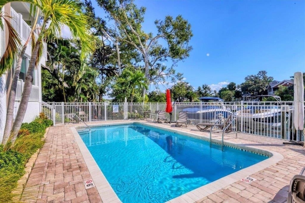 862 Hudson Avenue - Photo 20