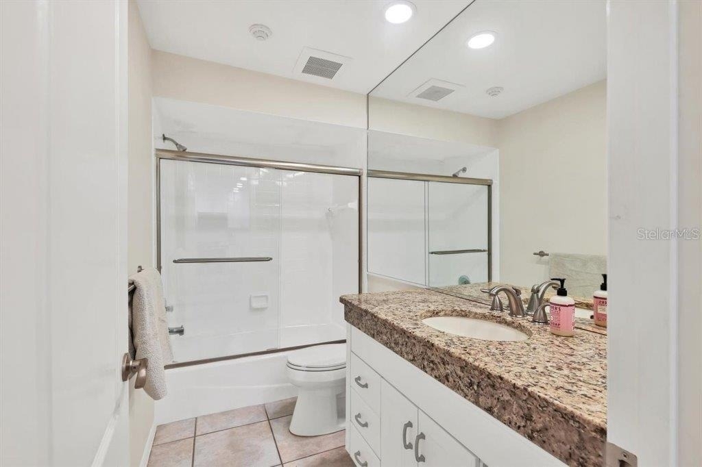 862 Hudson Avenue - Photo 13