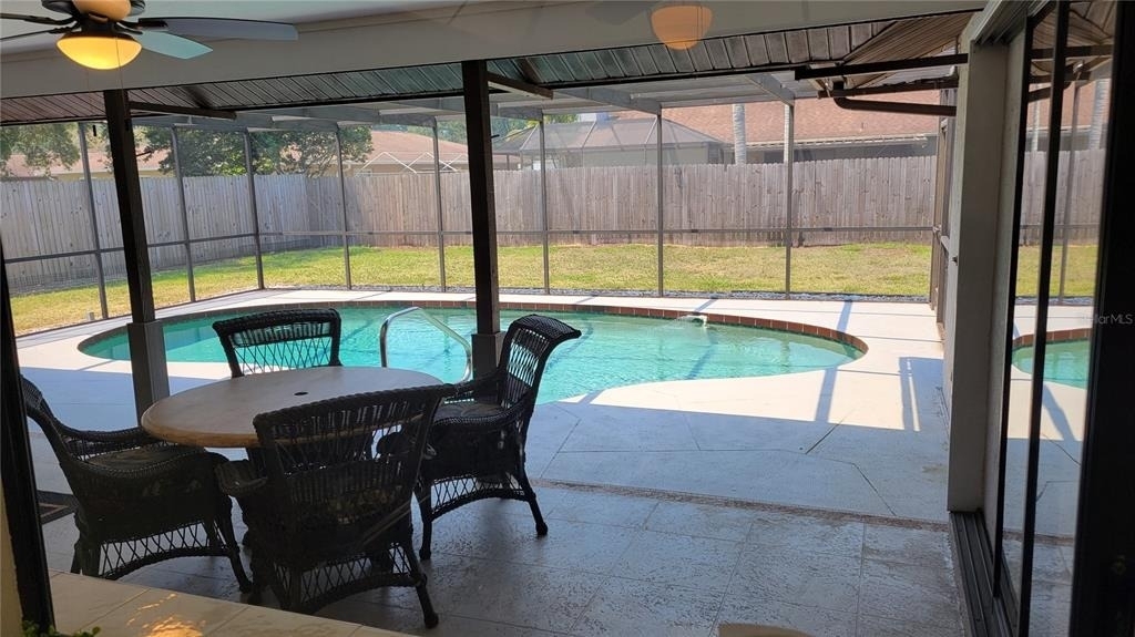 1526 Georgetowne Lane - Photo 5