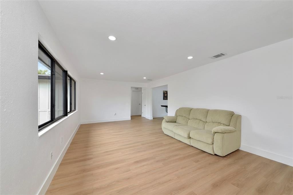 2239 Worrington Street - Photo 3