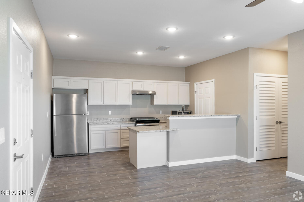 9779 Mccombs Street - Photo 2