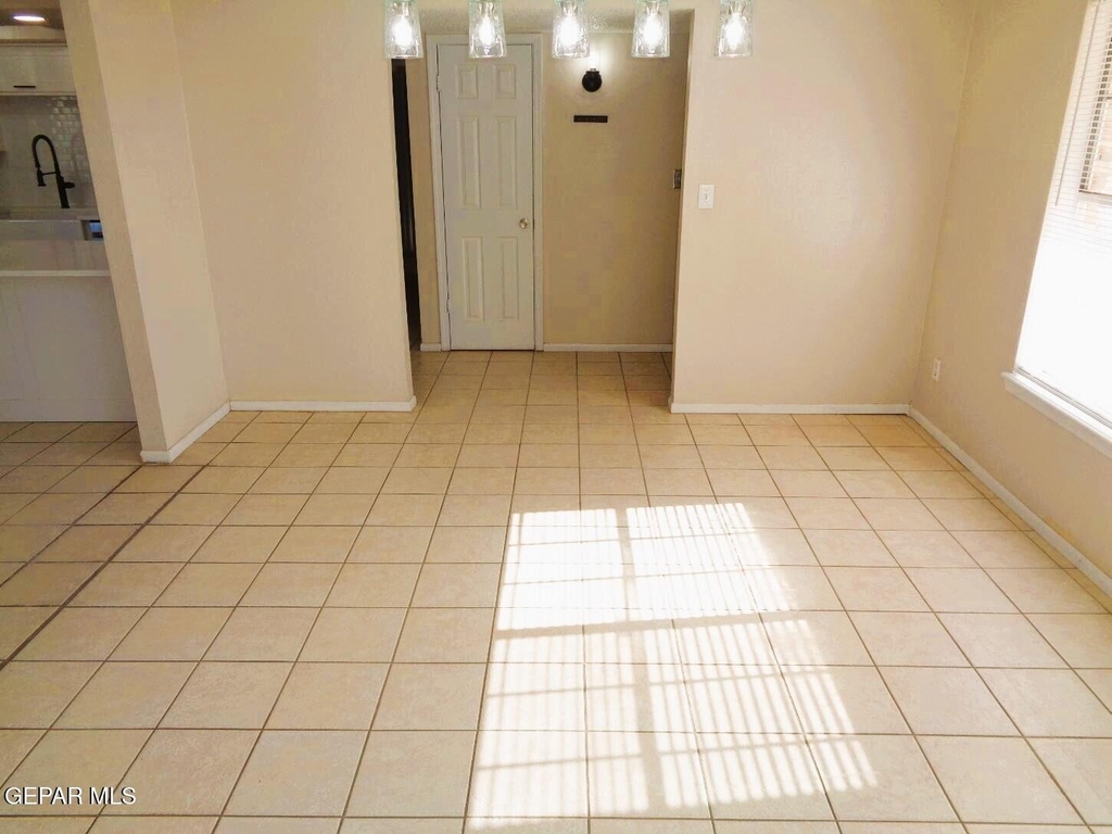 309 Turnstone Drive - Photo 3