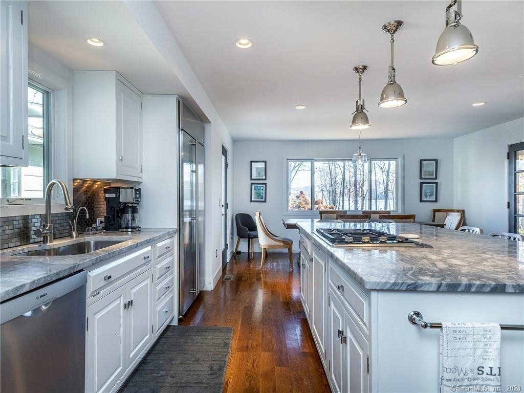 321 Shore Road - Photo 3