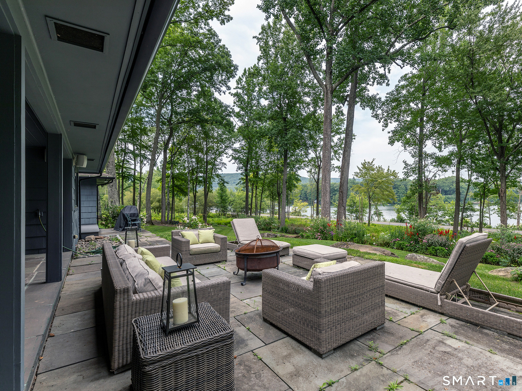 321 Shore Road - Photo 32
