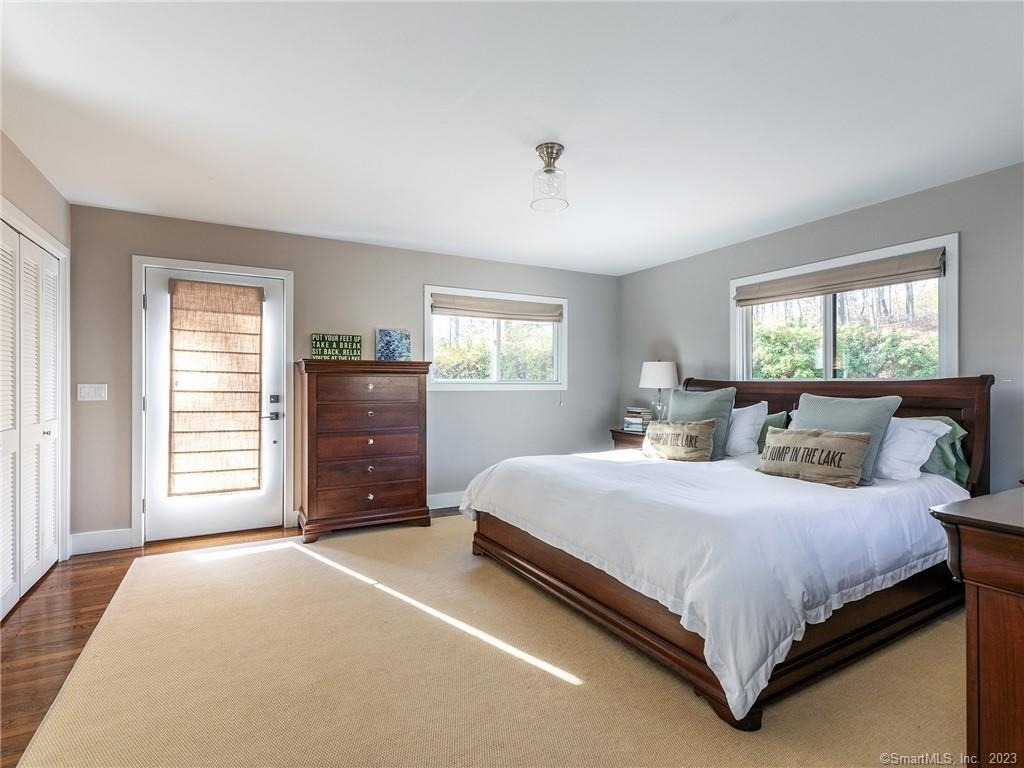 321 Shore Road - Photo 9