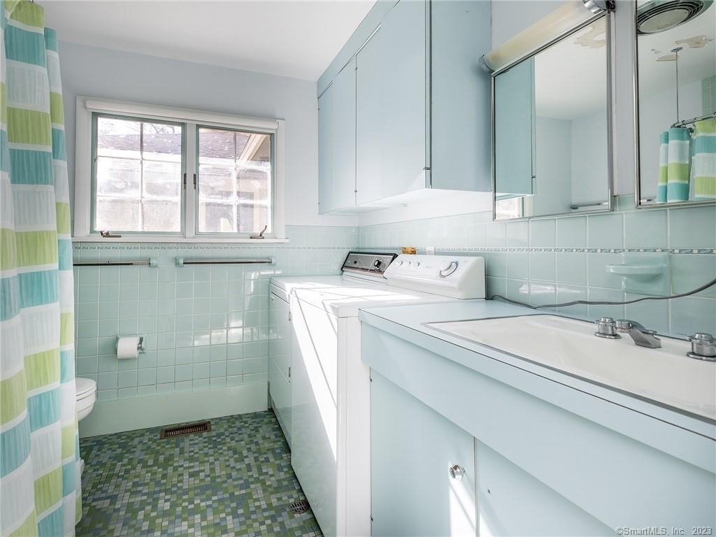 321 Shore Road - Photo 19