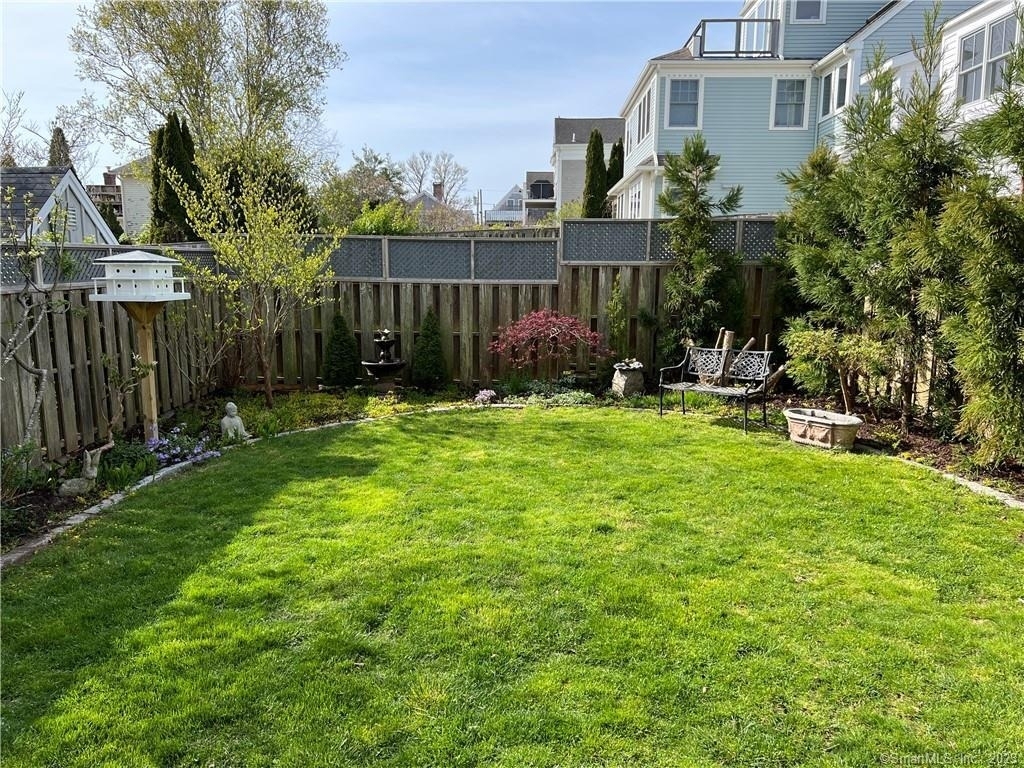 15 Trumbull Street - Photo 2