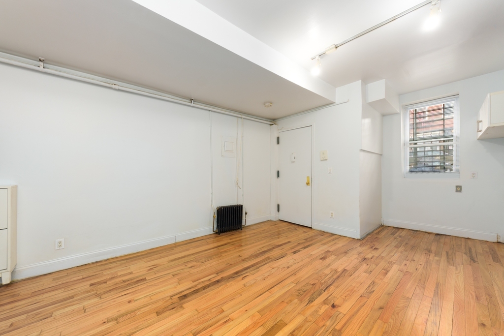 33 Withers Street - Photo 1