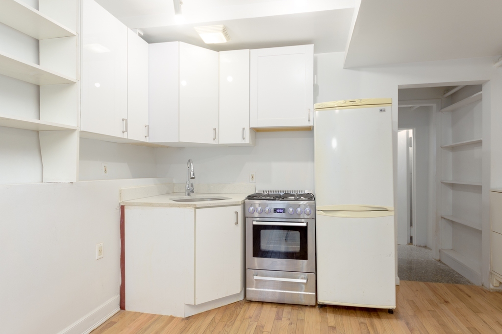 33 Withers Street - Photo 2