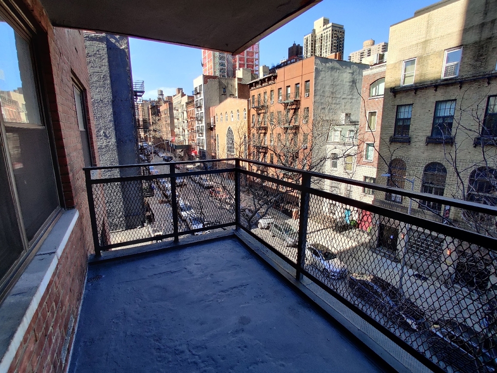 2nd Ave/80th Street - Photo 3