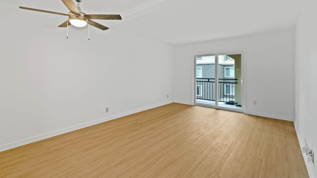 1080 Carolan Avenue - Photo 28