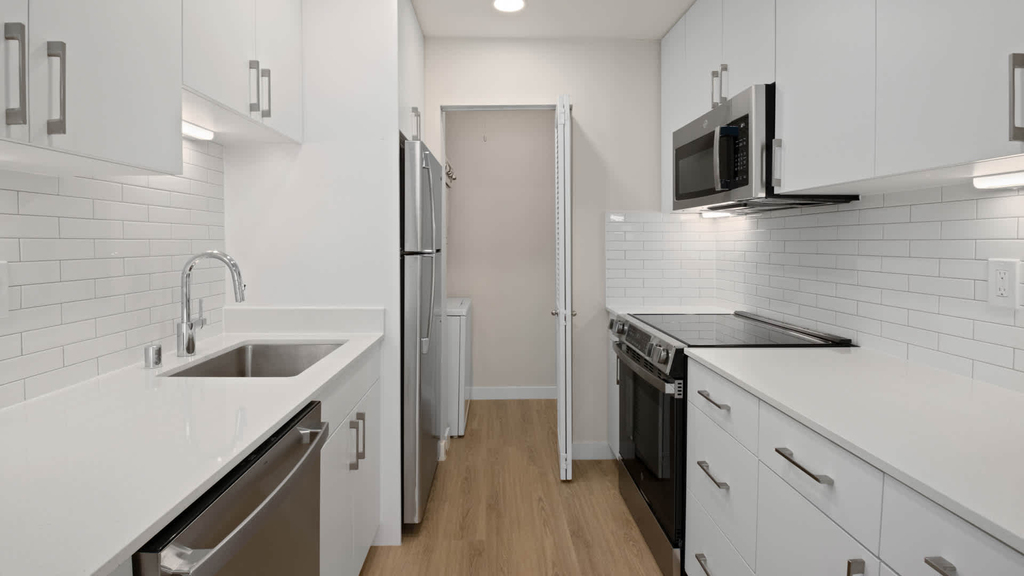1080 Carolan Avenue - Photo 5